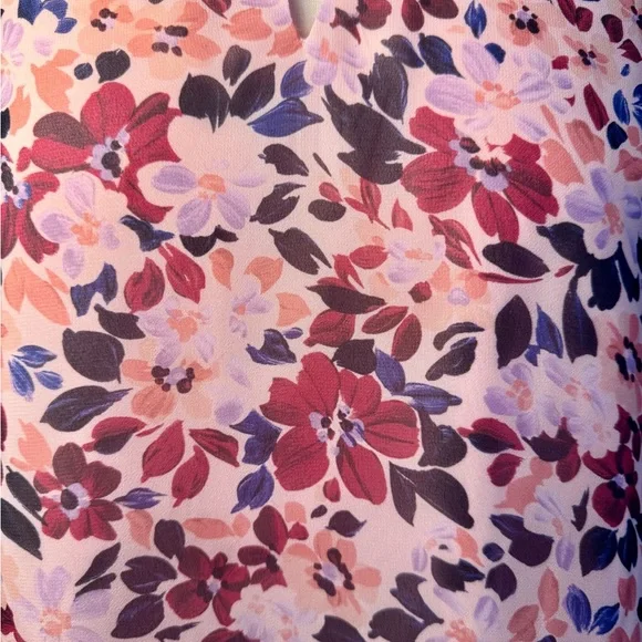 Vince Camuto Straight-cut floral print dress with tiered sleeve detail, size 4 - Picture 6 of 6